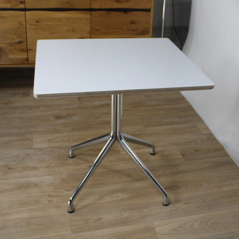 Table HAY About a Table AA15 blanc carré par Hee Welling 650 Malataverne (26)