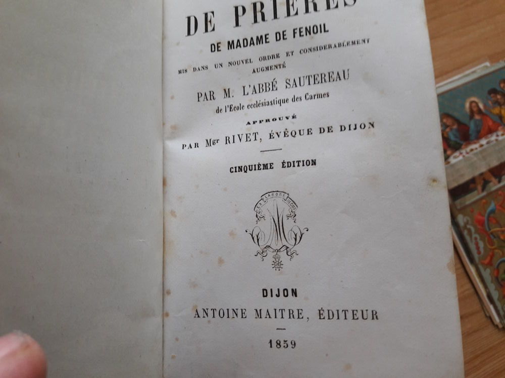 Livre de prieres avec couverture en ivoire &eacute;dition 1859 