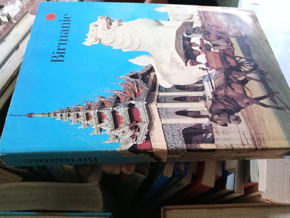Beau livre Birmanie (nombreuses photos) Livres et BD
