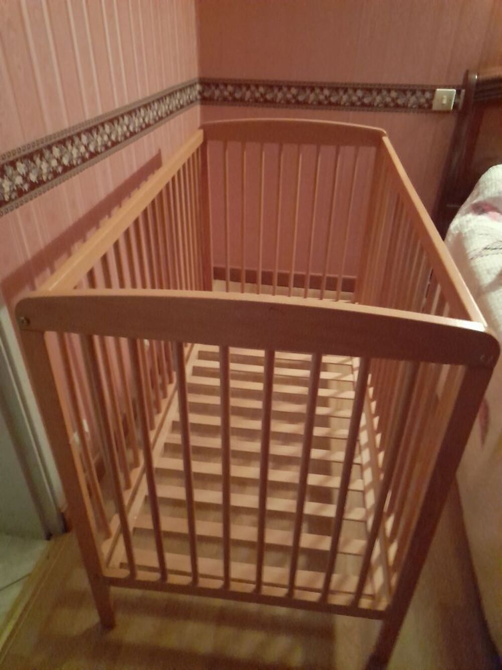 lit b&eacute;b&eacute; en bois Mobilier enfants