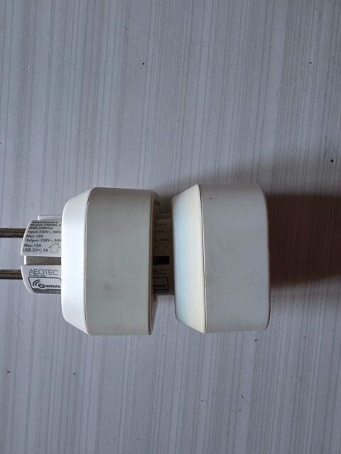 Lot prises connectees fibaro + aeotec Paris 1 (75)
