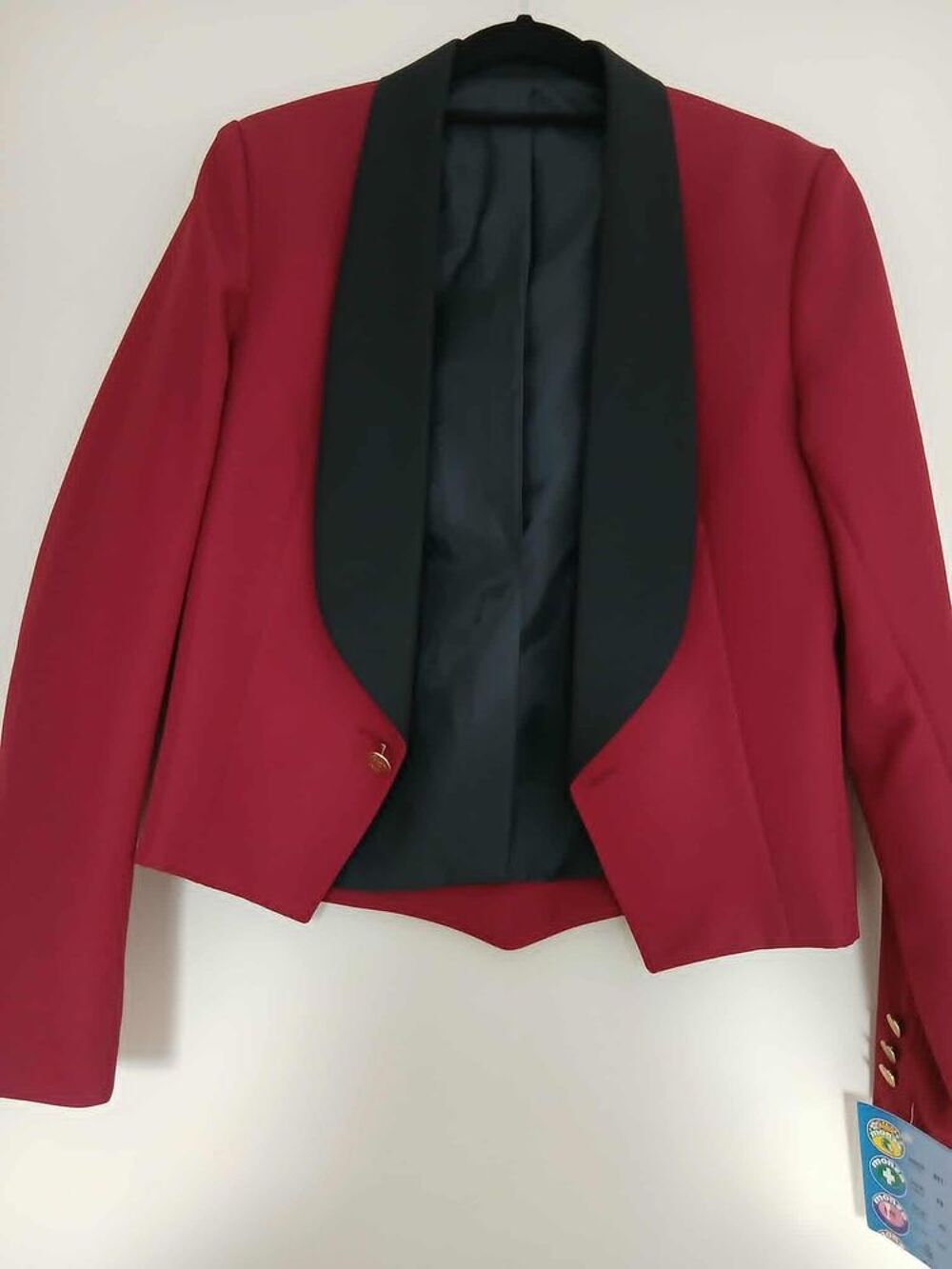 Veste spencer neuve taille 52 rouge col satin noir N&deg;1422 Vêtements