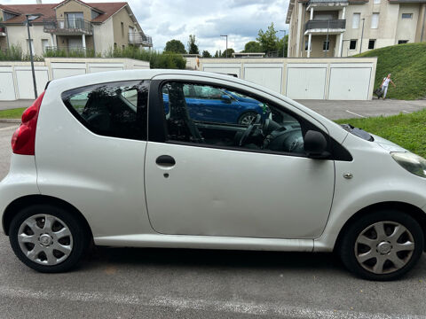 Peugeot 107 1.0e 12V 68ch BLUE LION Trendy