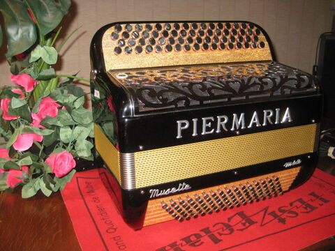Accordéon PIERMARIA, 120 basses, montage MIDI. 1400 Paris 20 (75)