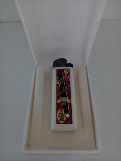 BRIQUET CRICKET  STYLOS MADE BY CRICKET STUDIOS PROD 1 Villiers (86)