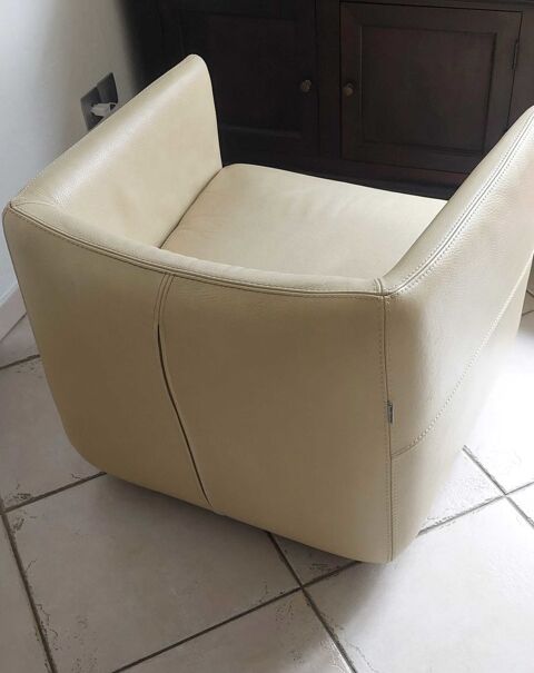canap� cuir 100 Eygui�res (13)