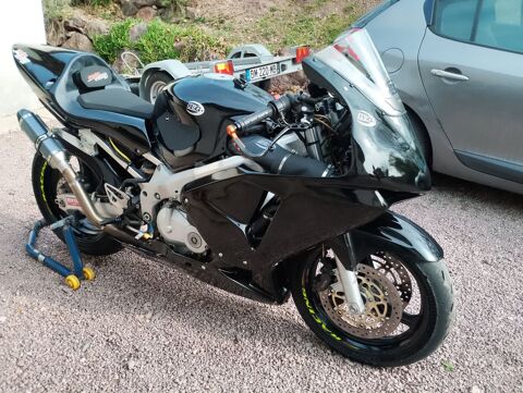 Moto HONDA 1999 occasion Les Adrets-de-l'Est&eacute;rel 83600