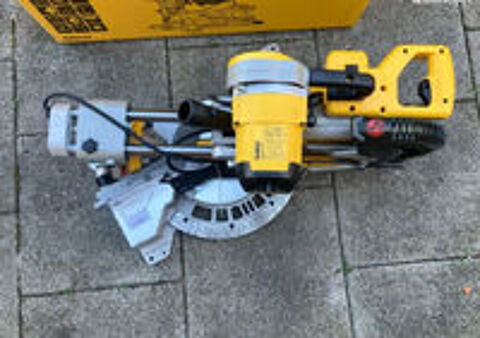   SCIE A ONGLET DEWALT DWS-727-QS 