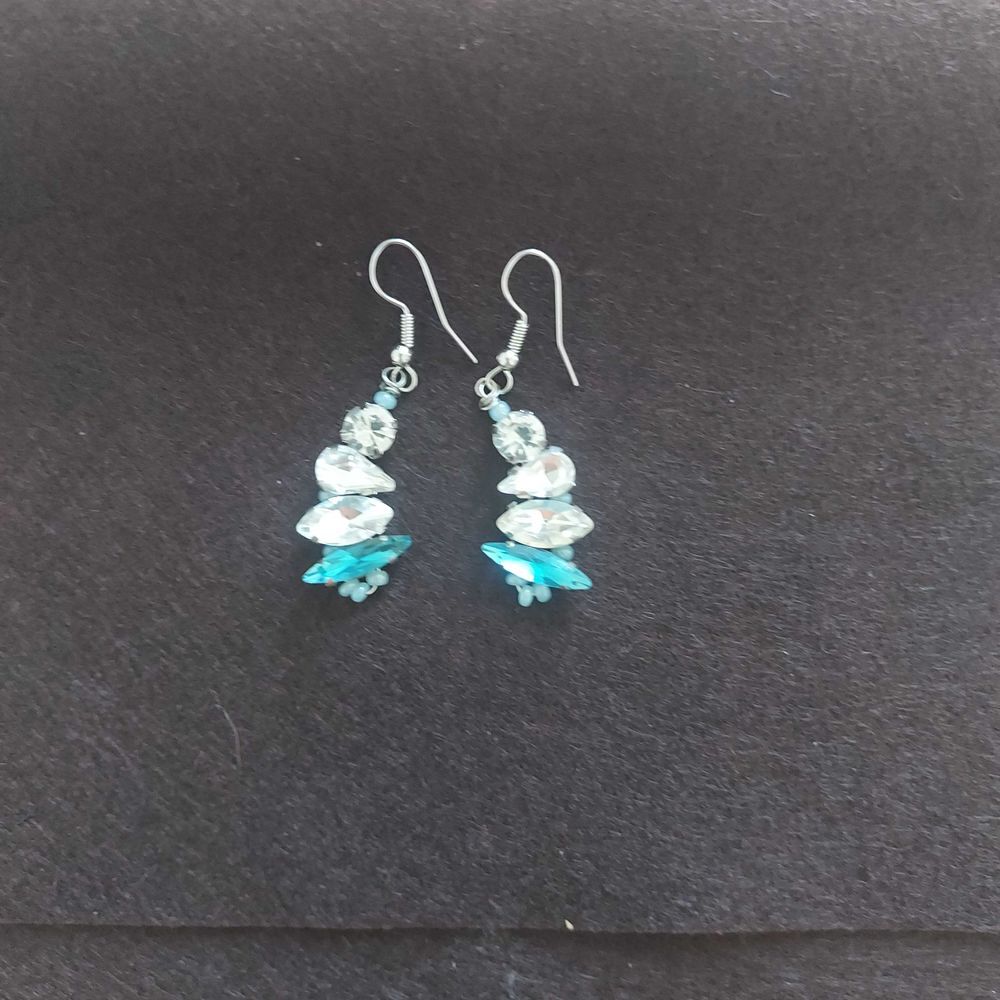 boucle d'oreilles fantaisie Bijoux et montres