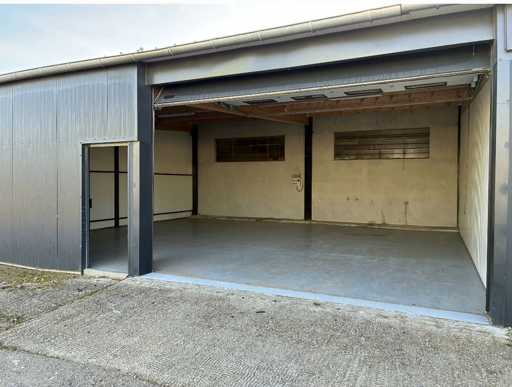 Location Autre Box 90m2 Estrablin