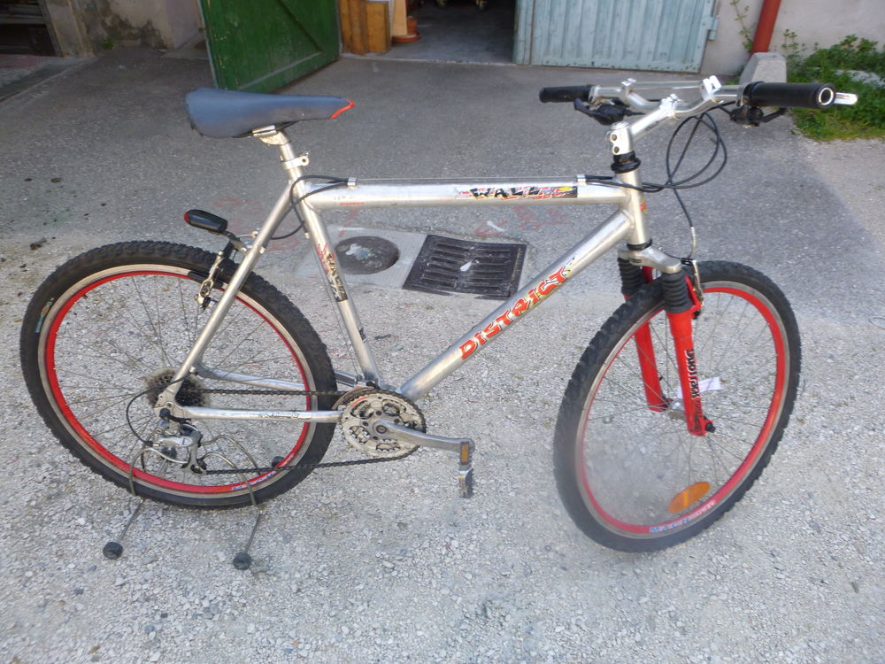 nombreux v&eacute;los r&eacute;vis&eacute;s garantis Vélos
