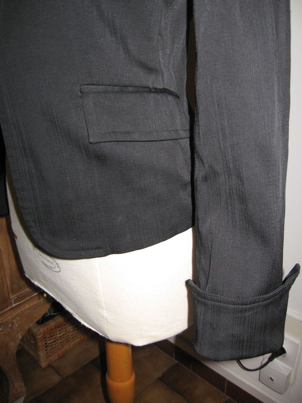 Veste courte noire Vtements
