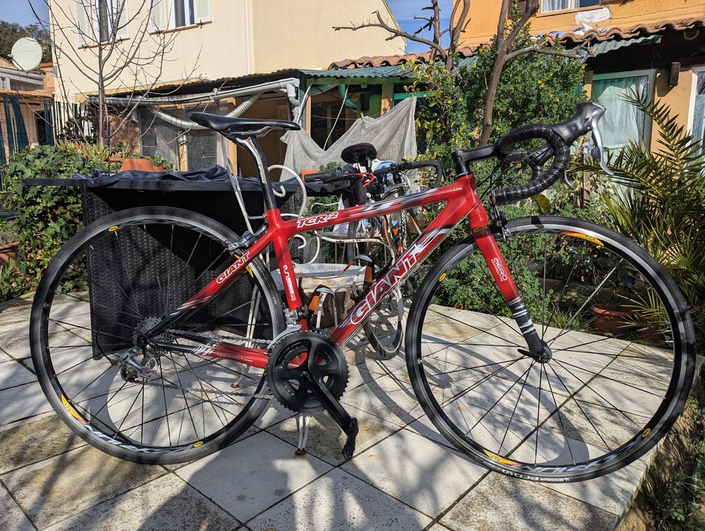 V&eacute;lo de route Giant TCR2 rouge et noir xs Vélos