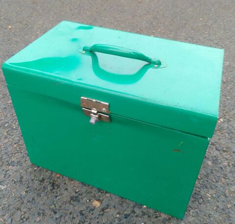 boite en m�tal pour dossiers 5 Beauchamp (95)