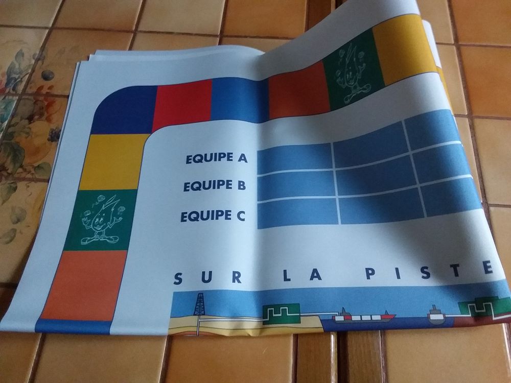 Jeu de soci&eacute;t&eacute; neuf SUR LA PISTE DE M&agrave;‰THANIE Vintage 1995 Jeux / jouets