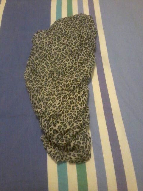 Grands foulards  de qualite neuf pour offrir 10 Tourcoing (59)