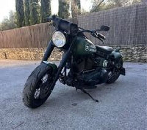 HARLEY-DAVIDSON 2005 occasion 30700 Uz&egrave;s