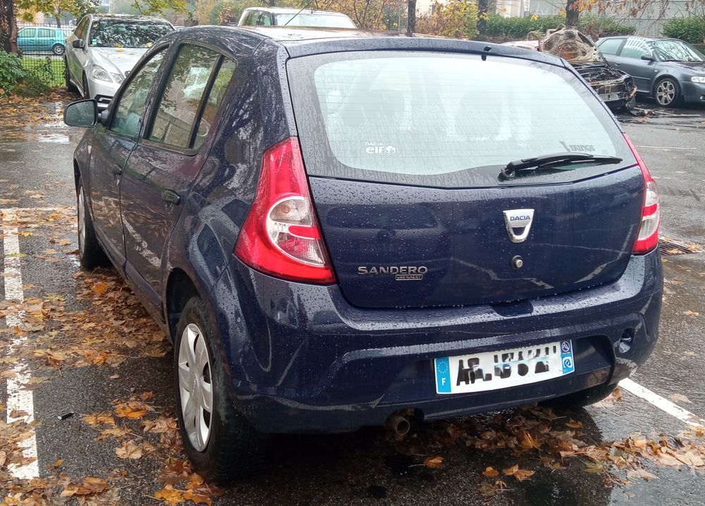 Sandero 1.4 MPI 75 GPL eco2 Blackline 2010 occasion 38600 Fontaine
