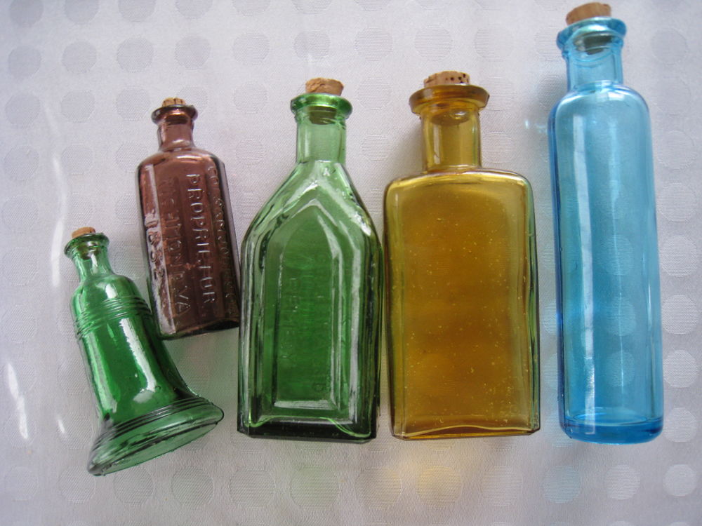 Lot de 5 petites bouteilles d&eacute;coratives Décoration