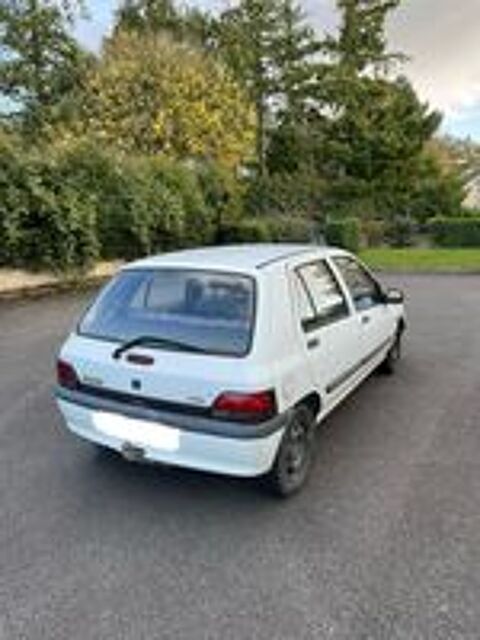 Clio 1.9 D RN 1996 occasion 35220 Saint-Didier