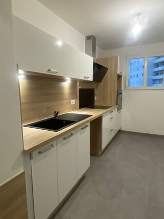 Appartement à louer 3/4 pièces 85 m²