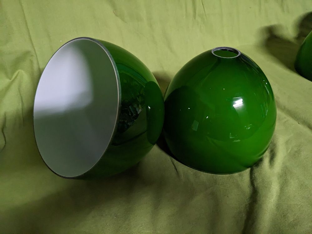 Une Tulipe abat jour r&eacute;flecteur opaline de lampe &eacute;tudiant en Décoration