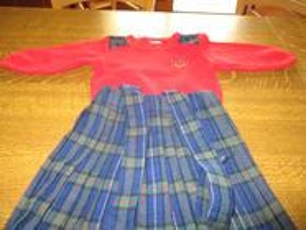 Pull et Jupe plis&eacute;e Vêtements enfants