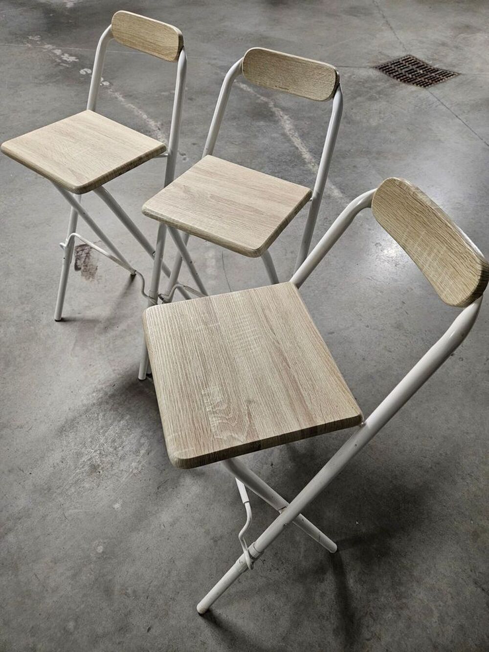 Trois chaises de bar Meubles