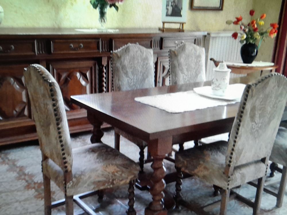CHAISES MATELASSEES Meubles