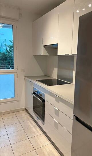  Appartement à louer 2 pièces 46 m² Courbevoie