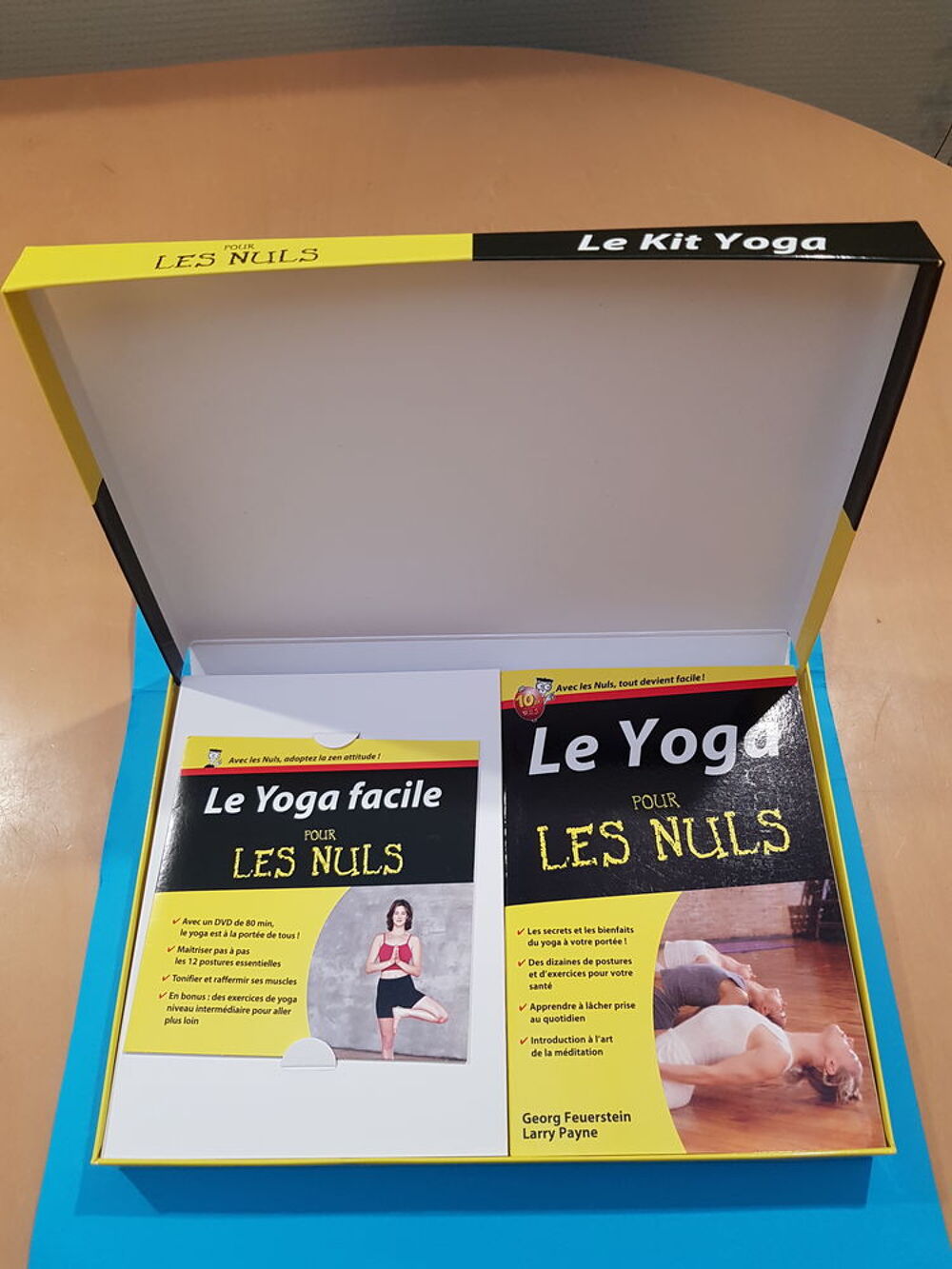 Le Kit Yoga pour les Nuls ; livre + DVD ; First &Eacute;ditions DVD et blu-ray