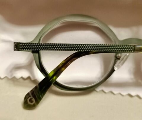 lunettes (monture de lunettes pour vue) 40 La Motte-d'Aveillans (38)