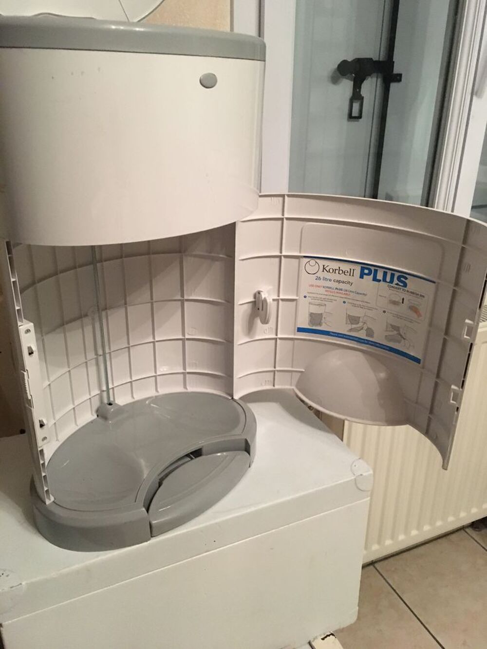 Poubelle &agrave; couche 26L Korbell quasi neuve Pu�riculture