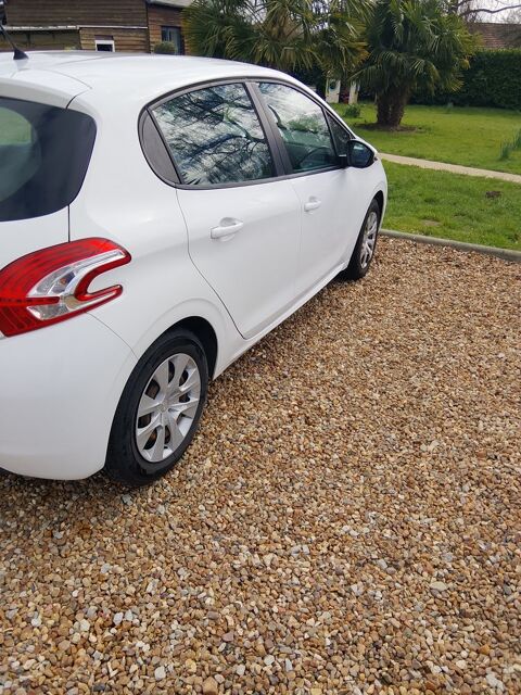 Peugeot 208 1.2 PureTech 82ch BVM5 Style 2017 occasion Arnage 72230