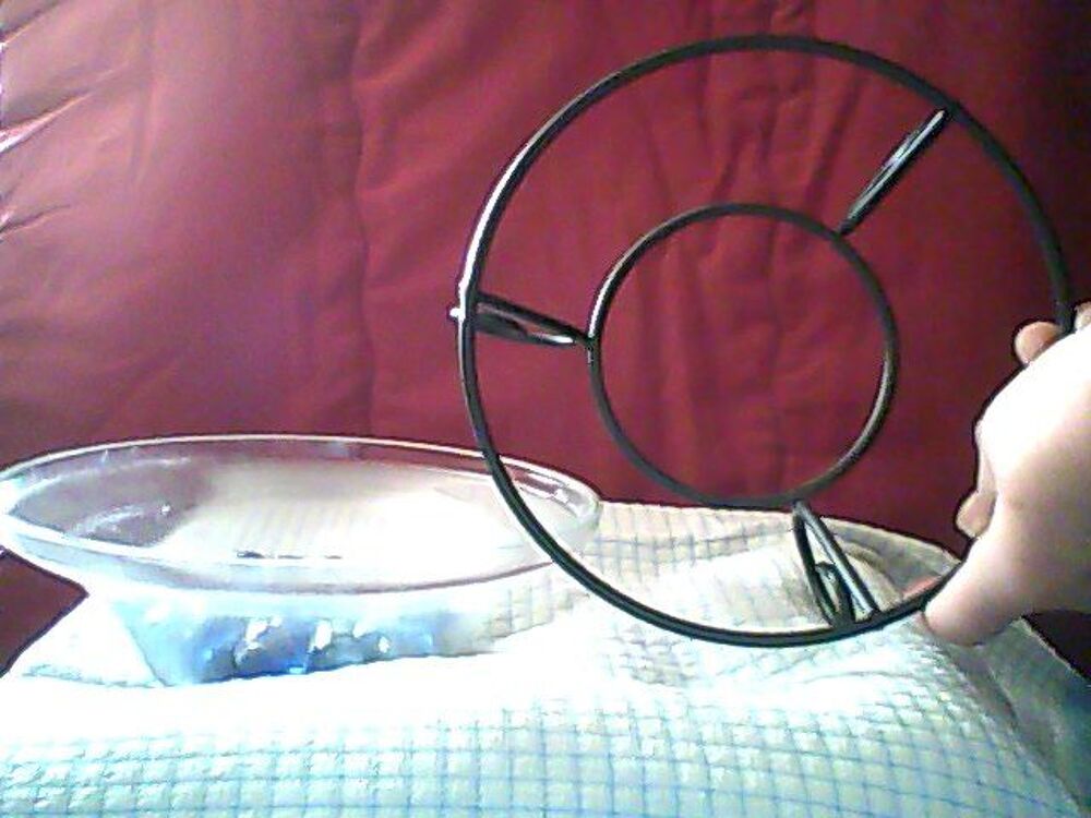 Coupelle en verre sur pied en fer forg&eacute; pour bougies Décoration