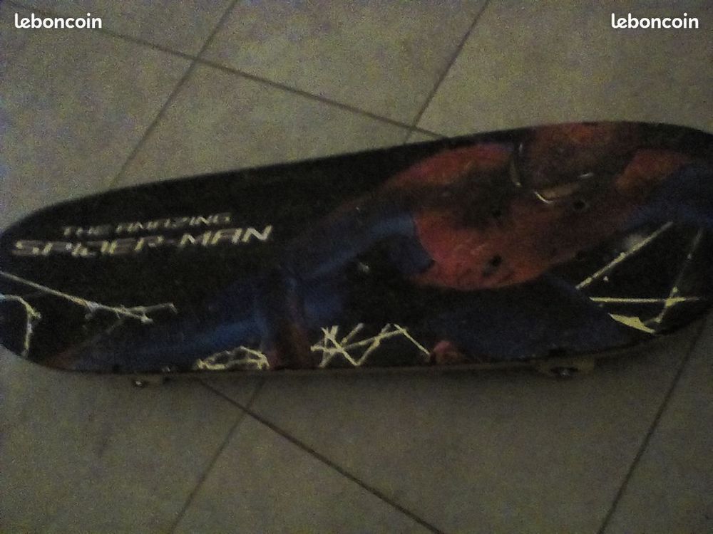 Skate Board Spiderman TBE 5 Eur Jeux / jouets