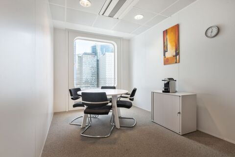 Trouvez un espace de bureau &agrave; Paris La Defense Tour Ariane  pour 3 personnes o&ugrave; tout est pris en charge 1709 92800 Puteaux