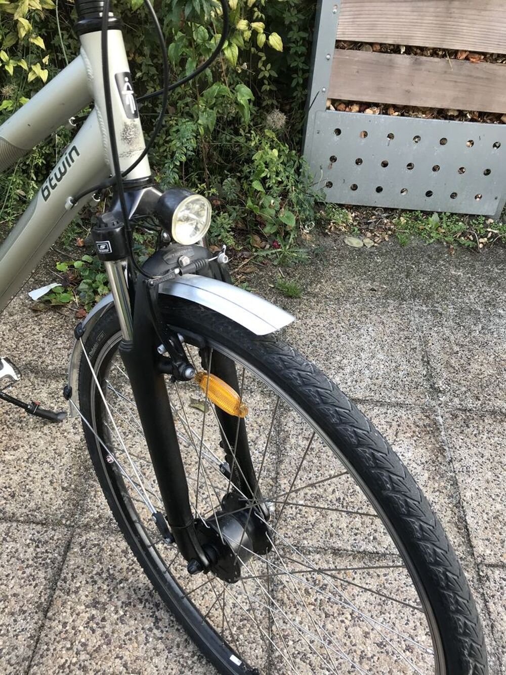 V&eacute;lo femme en excellent &eacute;tat Vélos