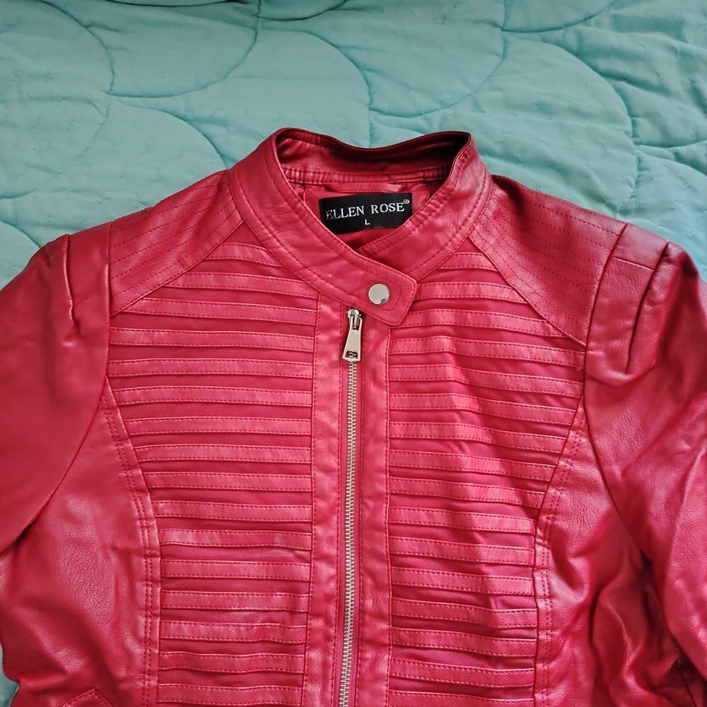 Blouson neuf mati&egrave;re polyester Vêtements