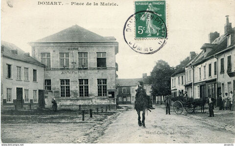 Cpa du 80 DOMART en PONTHIEU -Place de la Mairie. 25 Lucheux (80)