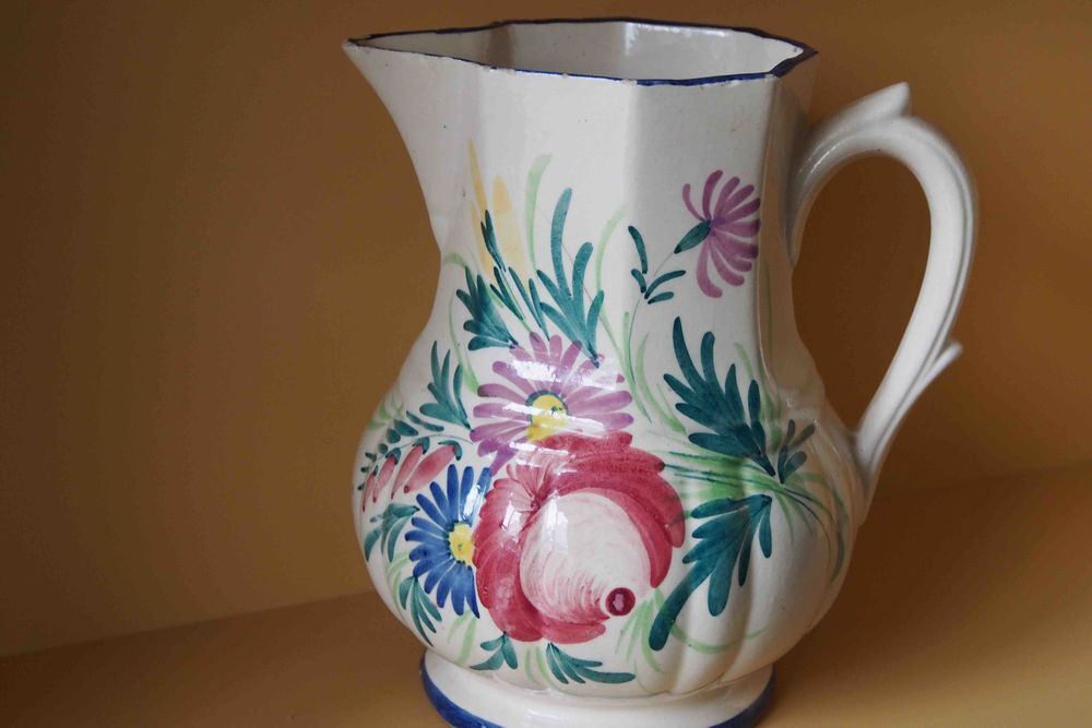 POT EN FAIENCE 