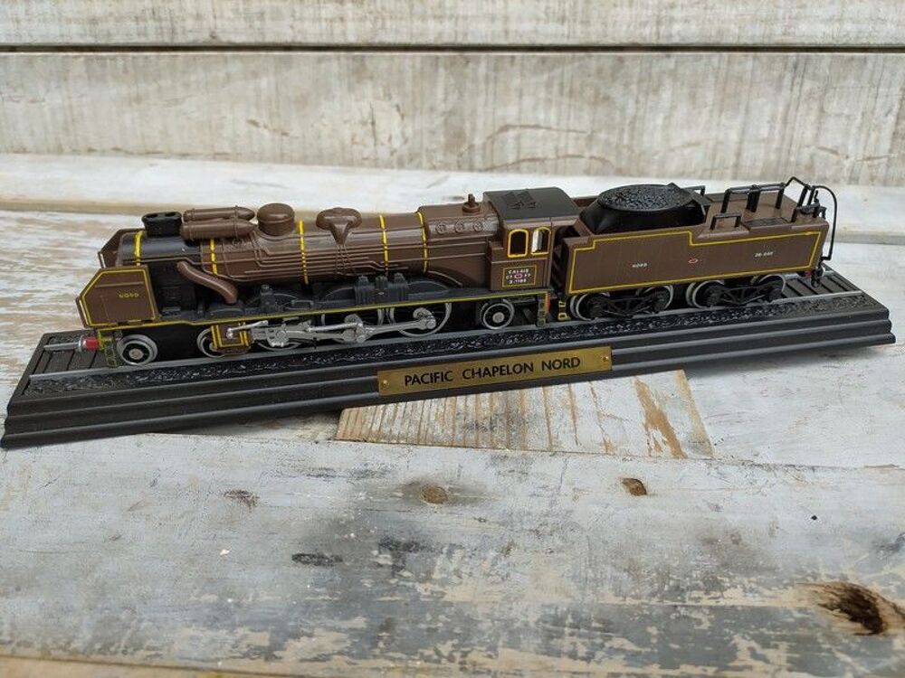 Maquette Train Pacific Chapelon Nord et Locomotive 141-R 