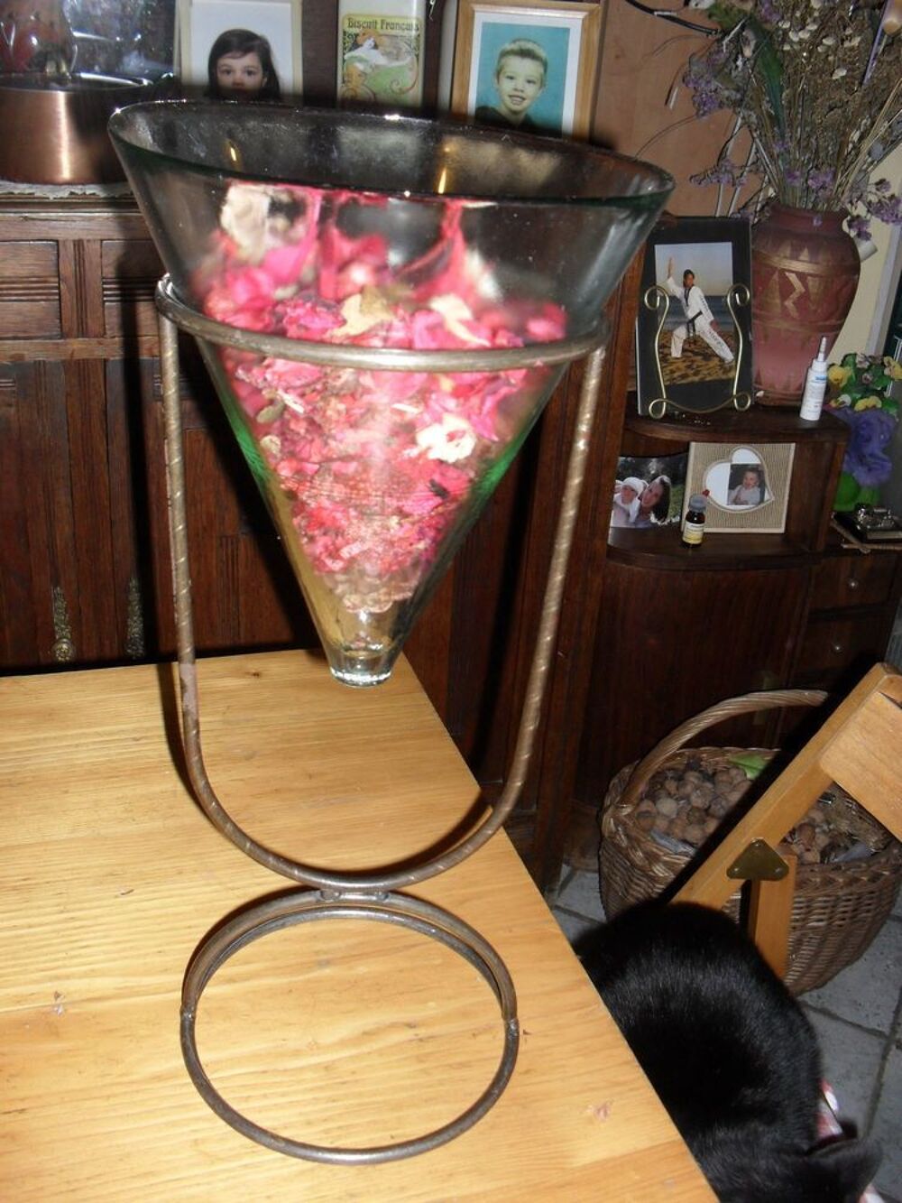 2 jarres coniques en verre avec support fer forg&eacute; Décoration