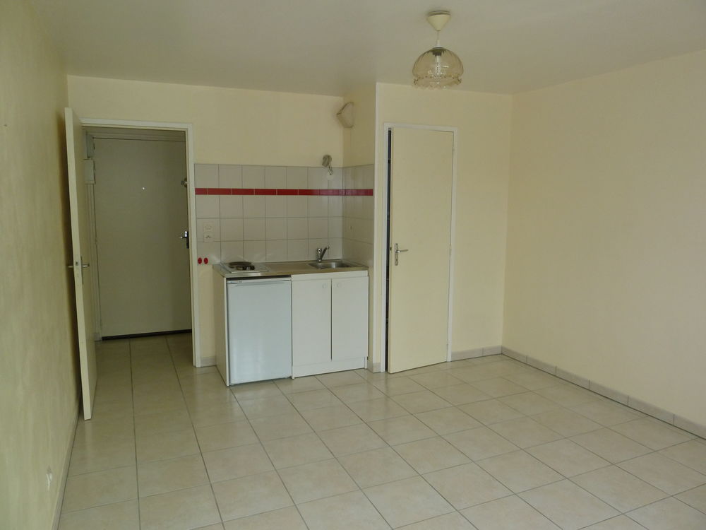 Location Appartement studio Reims proche du CHU. Reims