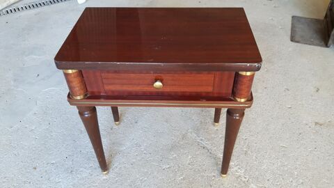 1 Table Chevet (Anne 1960) 10 Le Vernois (39)