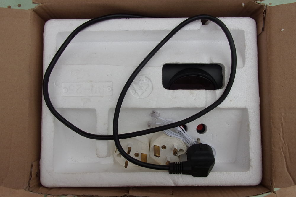 R&eacute;gulateur stabilisateur de courant 220 volts Bricolage
