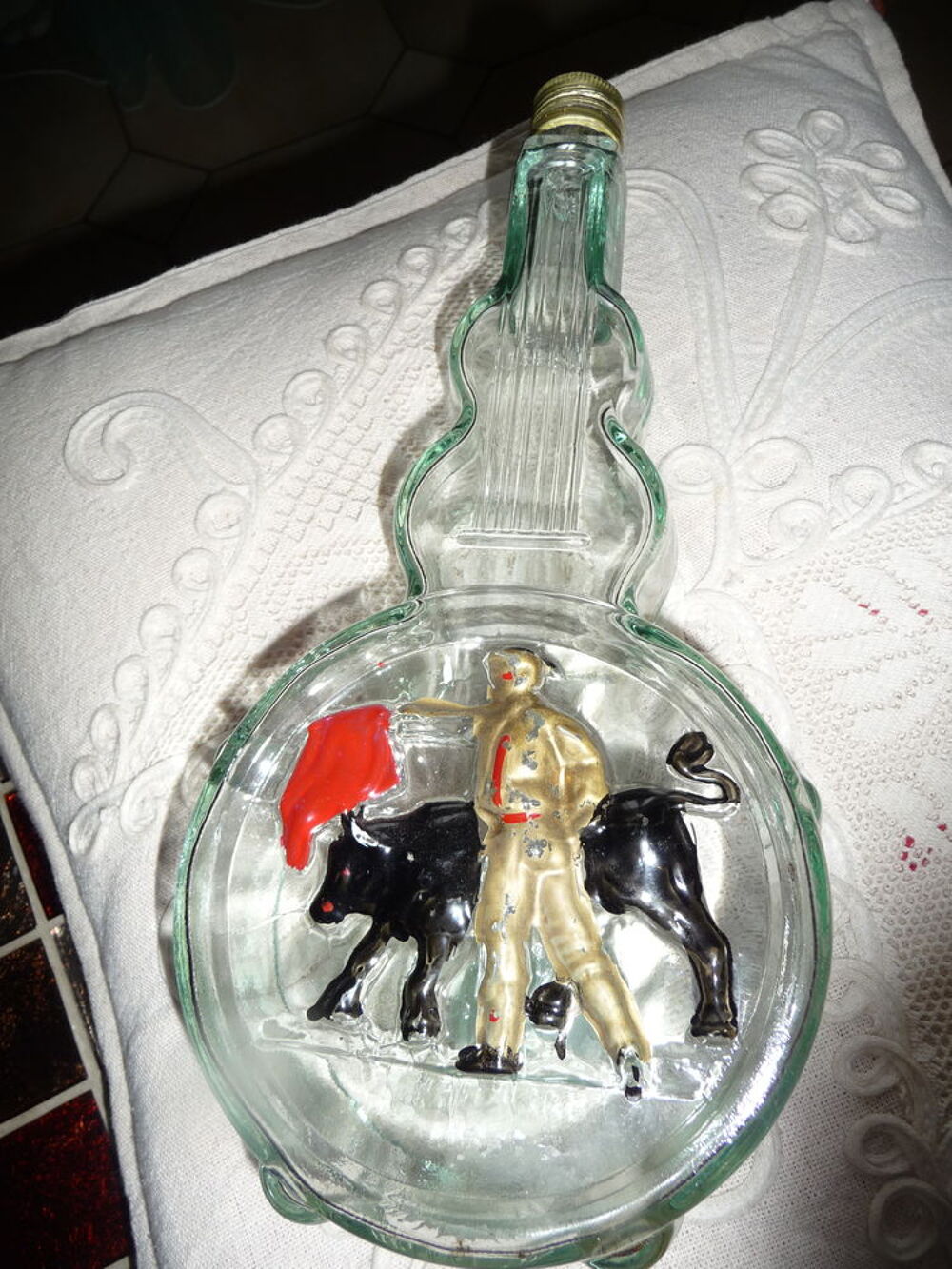 BOUTEILLE DECOREE SUR LE THEME ESPAGNOL DE LA TAURAUMACHIE Cuisine
