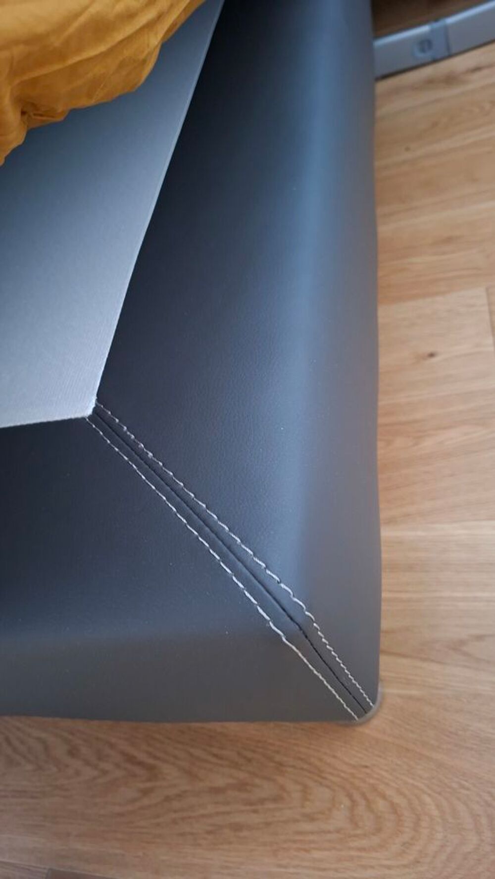 Sommier tapissier Simmons 160x200 cm avec 4 pieds en alu bro Meubles