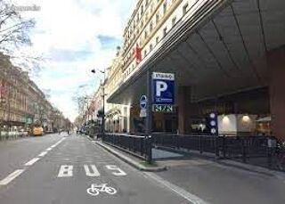  Parking / Garage � louer 11 m� Paris