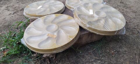 LOT ASSIETTES � HUITRES 20 Tourette-du-Ch�teau (06)